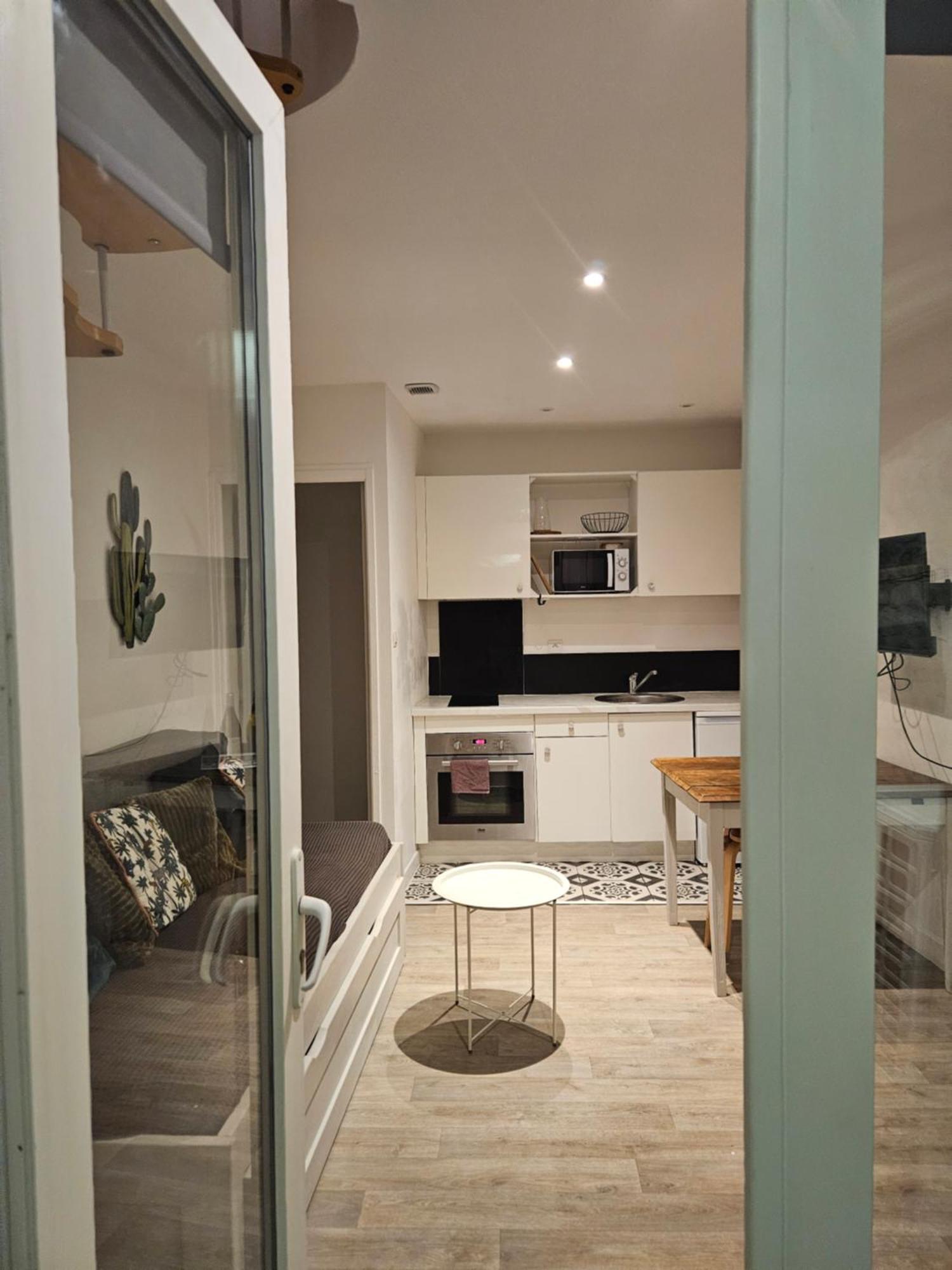 Maison De Village Meublee Avec Terrasse Holiday home Donzere