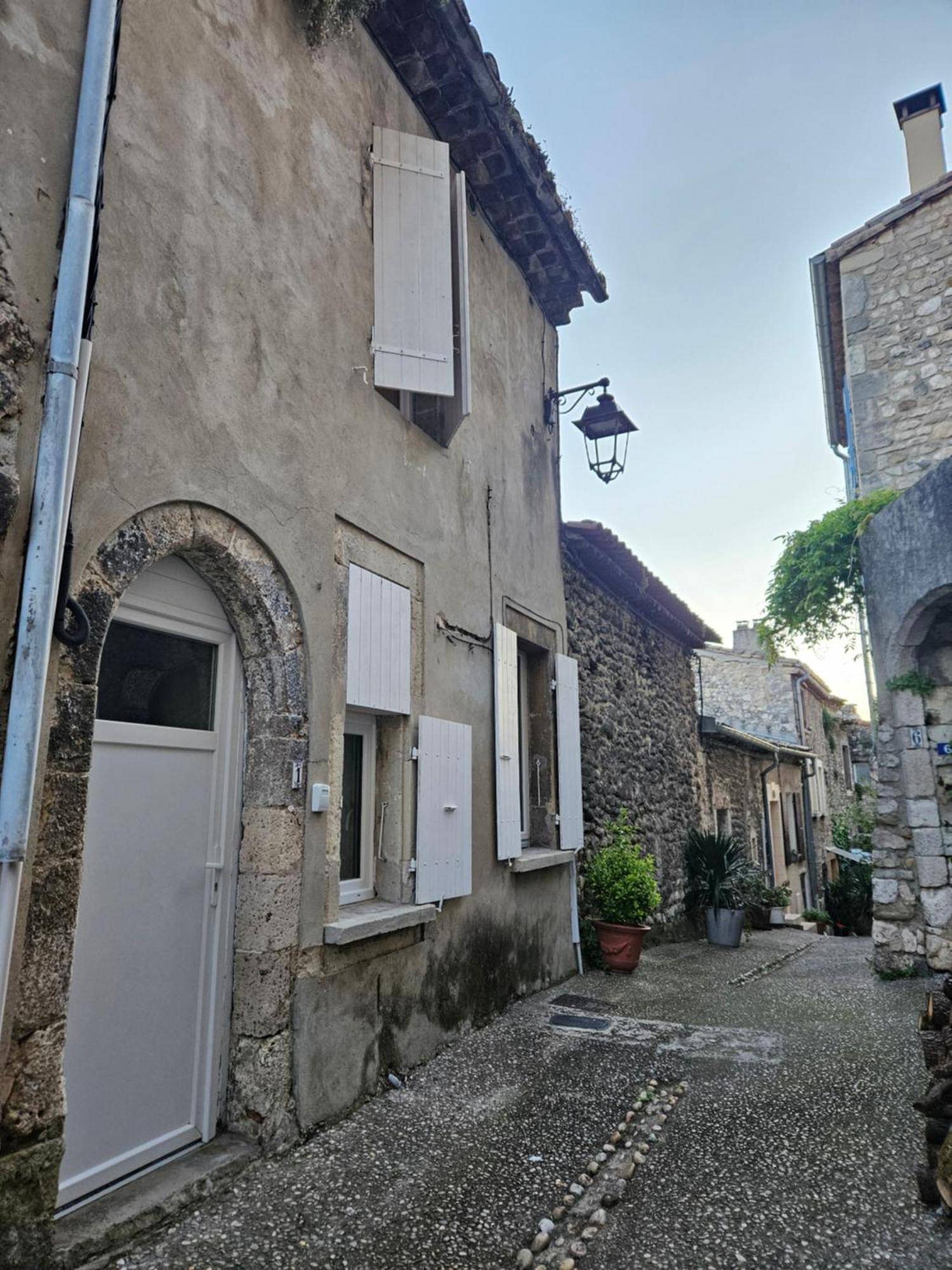 Holiday home Maison De Village Meublee Avec Terrasse Donzere