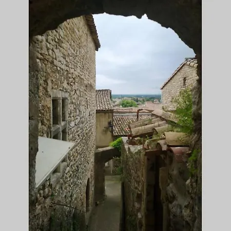 Maison De Village Meublee Avec Terrasse Donzere Exterior photo
